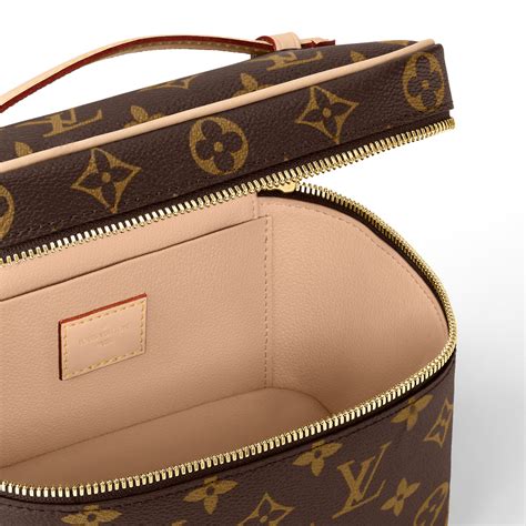 bolsa de aseo louis vuitton|Cosmetiquera Monogram .